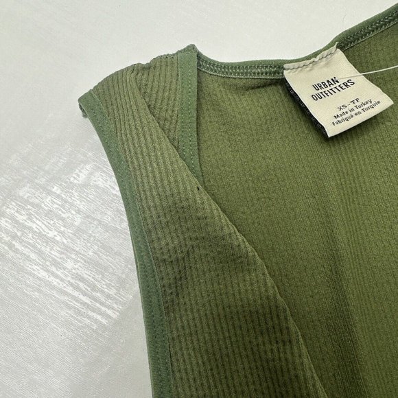 Urban Outfitters Ribbed Vest Size XS Green Cropped Sleeveless Basics - Picture 6 of 8